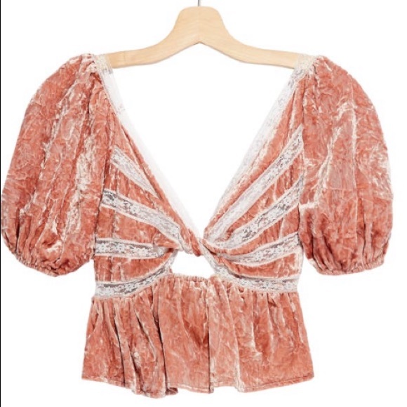 FREE PEOPLE VELVET AND LACE  CROPPED TOP IN MAUVE - Picture 2 of 16